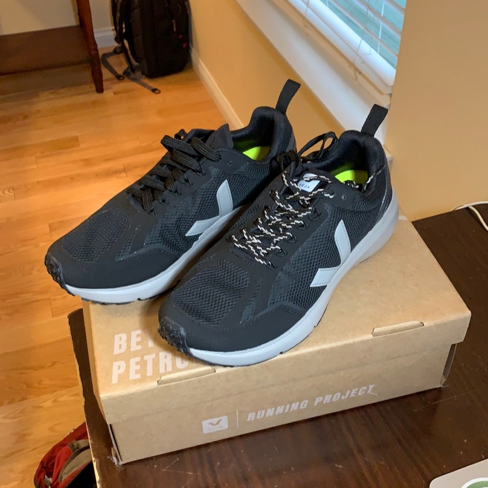 Veja Condor 2 running shoes size 11. NWT. Comes with both pair of laces pictured